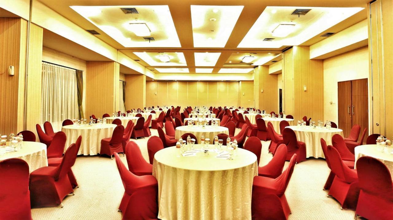 Hotel Grand Hap Solo Esterno foto