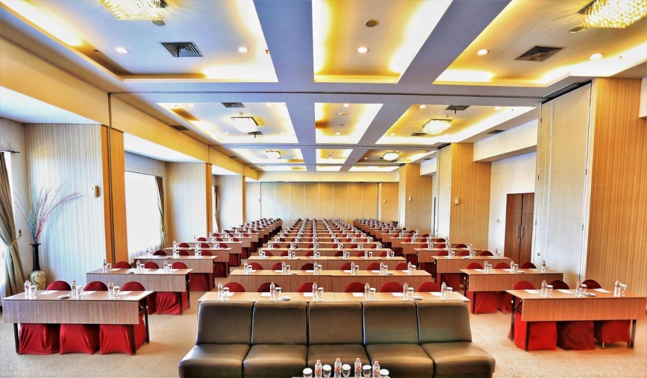 Hotel Grand Hap Solo Esterno foto