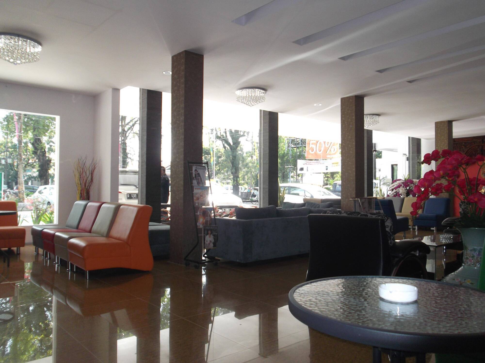 Hotel Grand Hap Solo Esterno foto